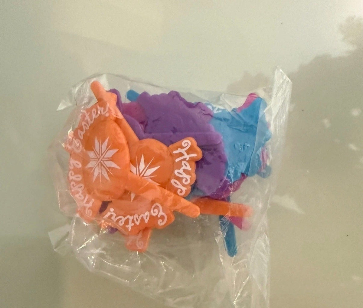 Palitos Decorativos de Plástico para Cupcake ou Bolo de Páscoa ~ 12/pct ~ plástico!!! Lindos com Cores Vibrantes!!!