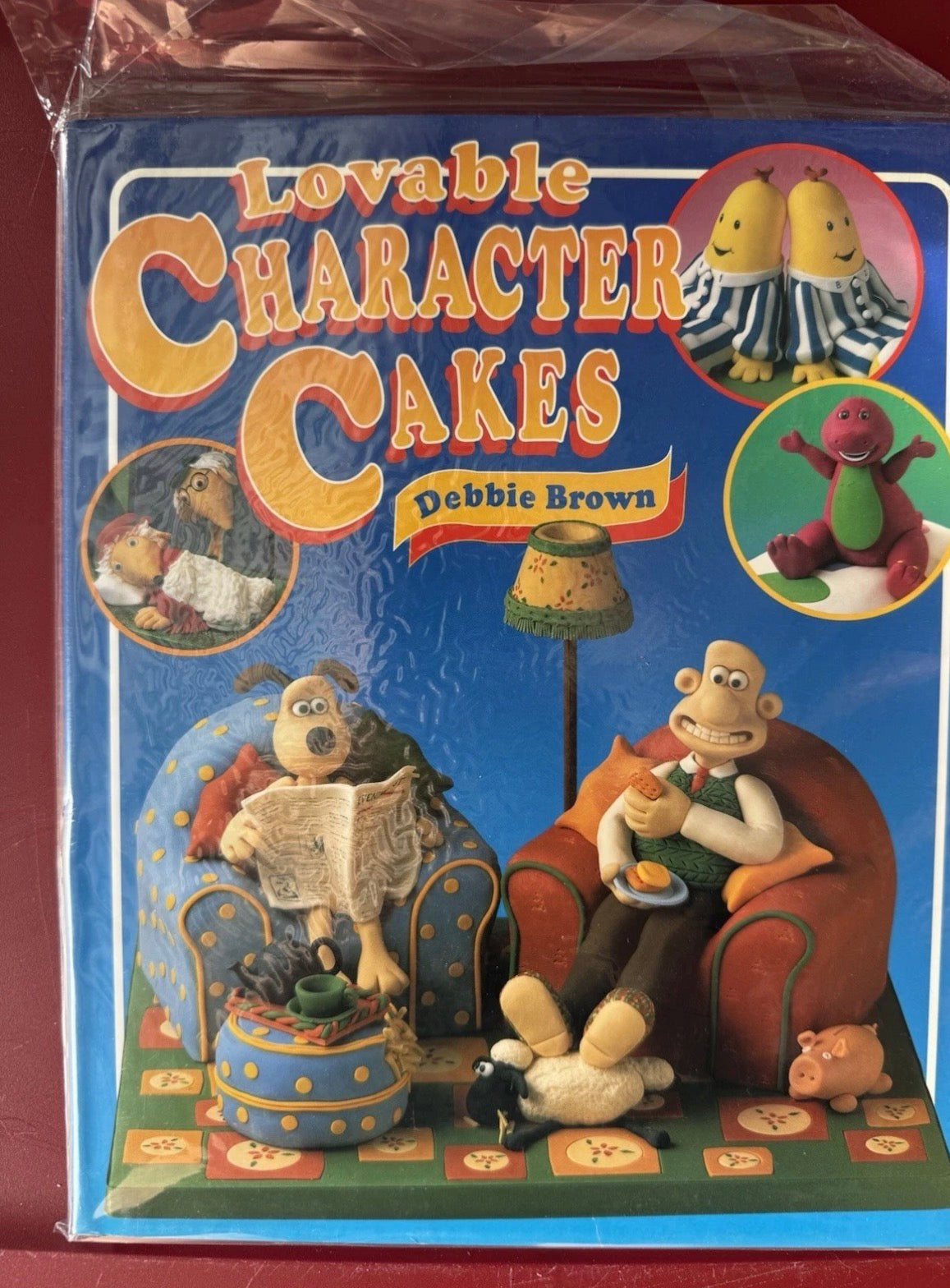 Bolos Adoráveis da Debbie Brown – Livro de Decoração de Bolos