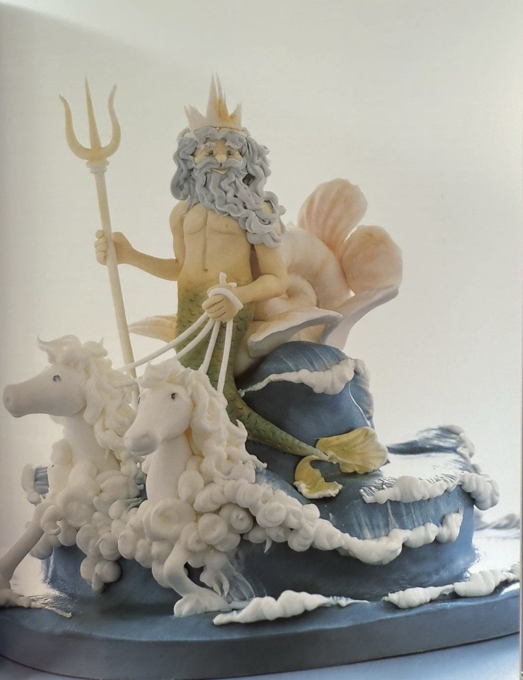 Bem-vindo ao fabuloso e misterioso mundo dos Bolos Mágicos, com suas bruxas, feiticeiros, gnomos, anões, trolls, duendes e goblins.