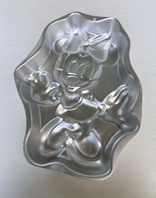 Wilton® Minnie Mouse Full Body Cake Pan – Vintage Aluminum