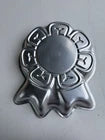 MOLDE DE ALUMINIO PARA PASTELES VTG WILTON FORMA DE CINTA DE PREMIO AZUL NOVEDAD GANADOR 1979