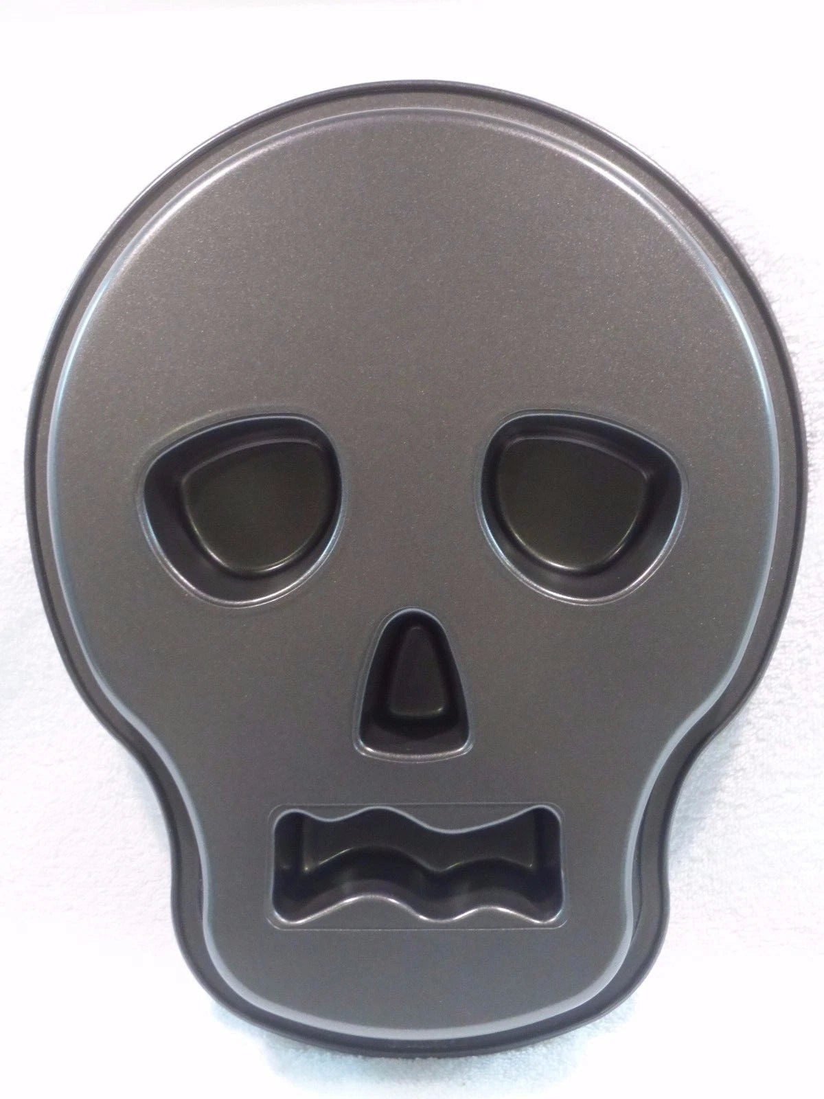 NUEVO Molde para pasteles con forma de calavera Wilton – Molde antiadherente para Halloween – Molde de acero para hornear – Utensilios para hornear para fiesta espeluznante