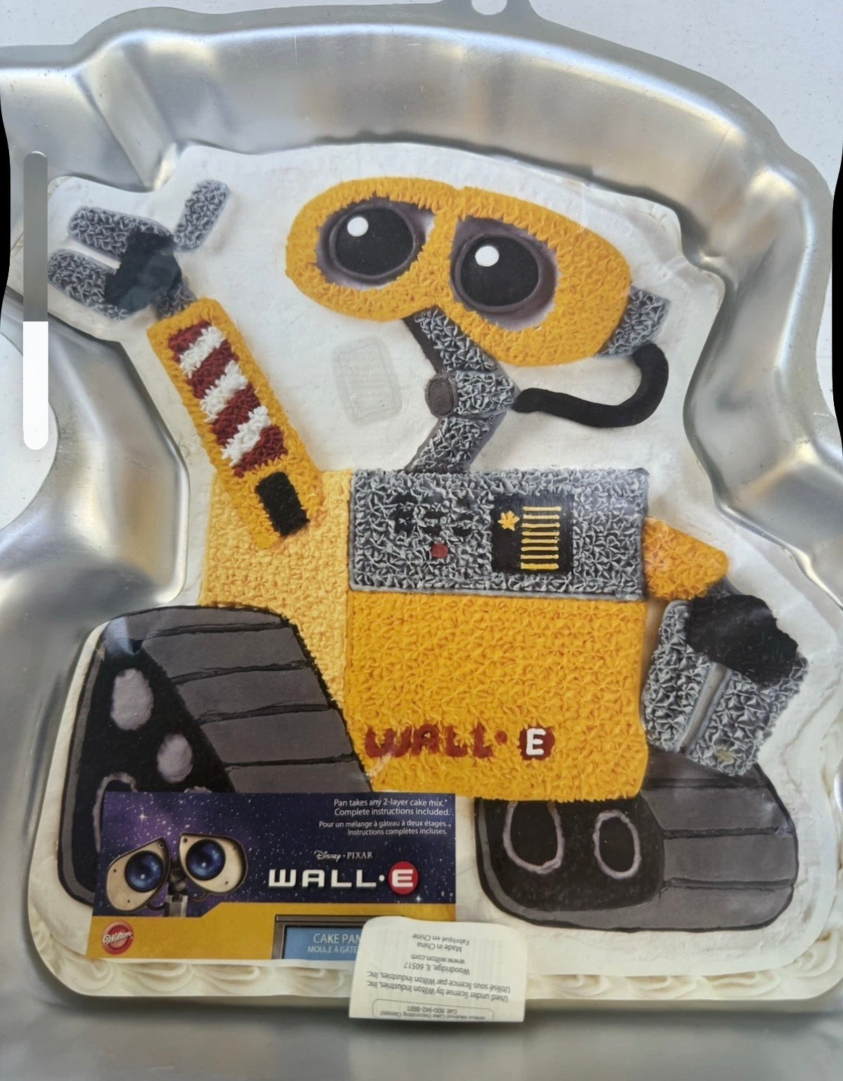 Forma de Bolo e Gelatina Wilton Disney WALL-E #2105-9999 Com Robô Inserível