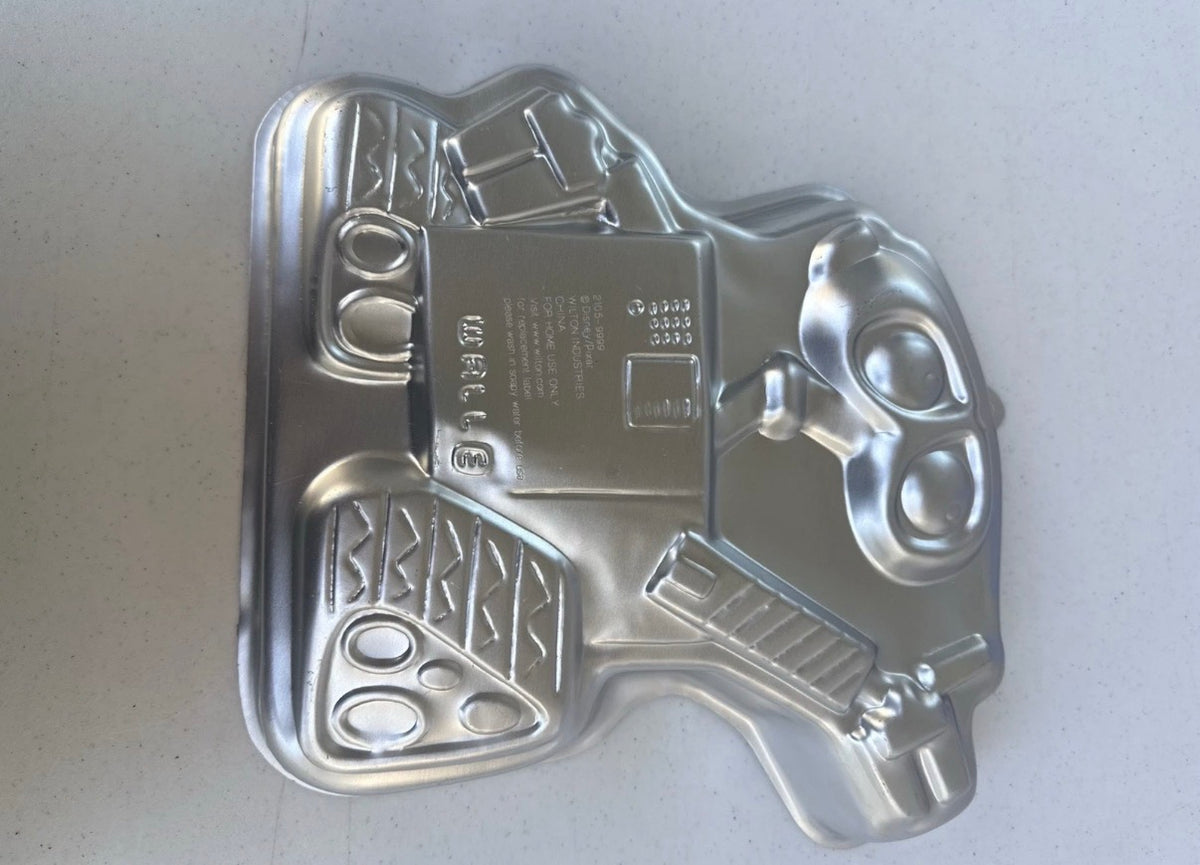 Forma de Bolo e Gelatina Wilton Disney WALL-E #2105-9999 Com Robô Inserível