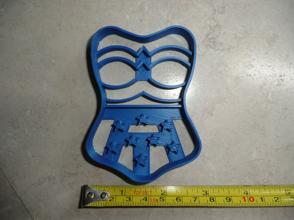 CORTADOR DE GALLETAS DE WONDER WOMAN CORSET SUPERHÉROE DC COMICS