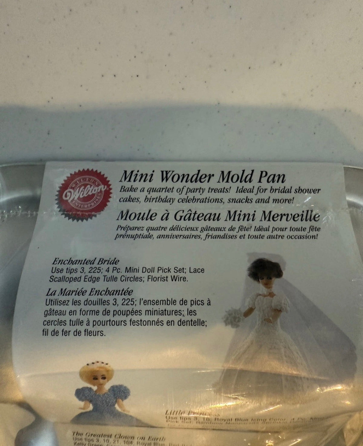 NUEVO Molde para pastel Wilton Mini Wonder de muñeca Barbie para hornear, sellado, nuevo