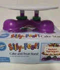 NUEVO Soporte para tartas Wilton Silly Feet Expositor de cupcakes y postres con caja 25,4 cm Fiesta